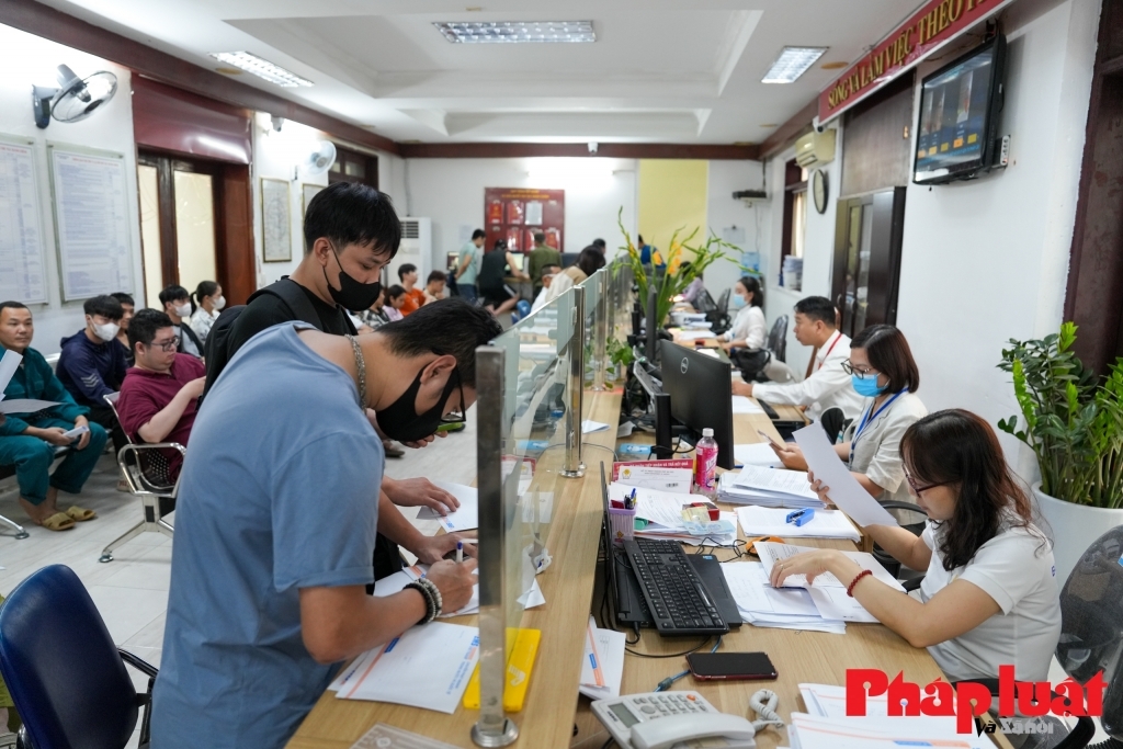 Thực hiện các giải pháp đột phá về cải cách thể chế, cắt giảm, đơn giản hóa thủ tục hành chính. Ảnh: Khánh Huy