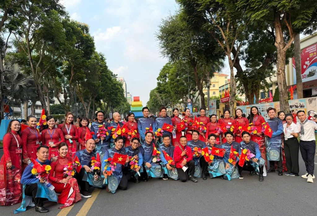 Nghệ sĩ xúc động và tự hào khi được tham gia biểu diễn, diễu hành ngày Đại lễ 30/4