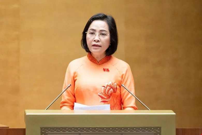 Phó Chủ tịch Quốc hội Nguyễn Thị Thanh báo cáo tại Kỳ họp. Ảnh: Quochoi.vn