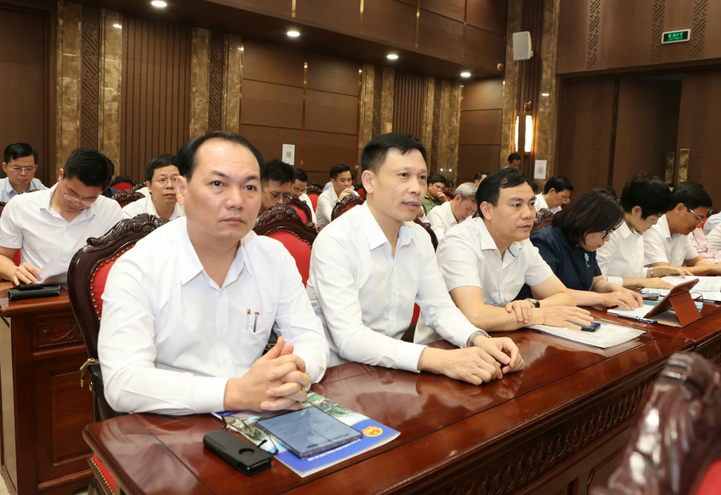 Các đại biểu tham dự hội nghị